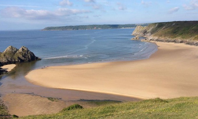 Southgate House | Trelau - Four Bedroom House, Sleeps 8