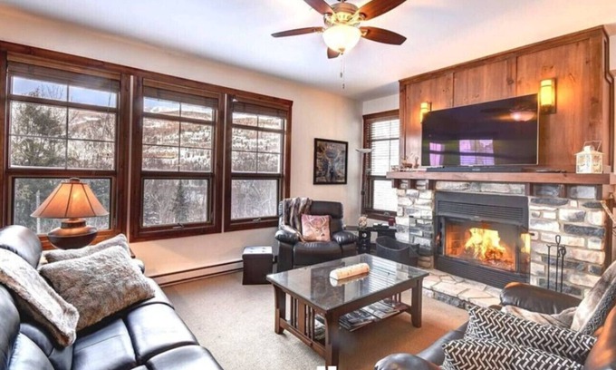 Tremblant-Les-Eaux Apartment | Tremblant-Les-Eaux 209-2 - Tremblant a Louer