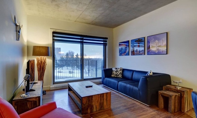 Cite-Universitaire Apartment | Trendy 2BR Apt with Pool, Near Place Sainte-Foy