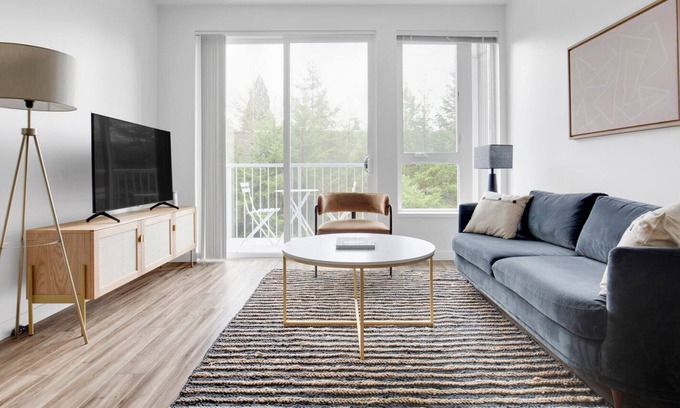 Wilburton Apartment | Trendy Bellevue 1BR w/ BBQ, Gym, W/D, near Spring District, by Blueground