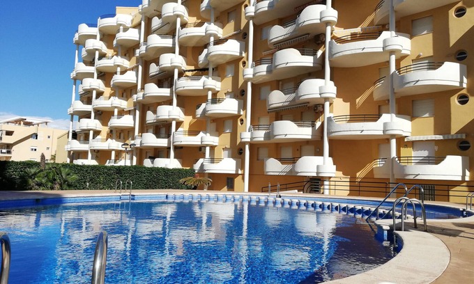 Xeraco Beach Apartment | Tres Dormitorios, dos Terrazas, Piscina, a Cuarenta Metros de la Arena!