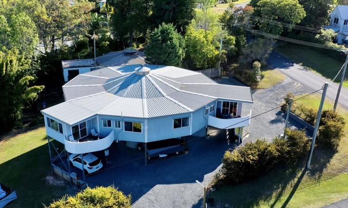Eagle Heights House | Tri-Living with Coastal Views Tamborine Mountain