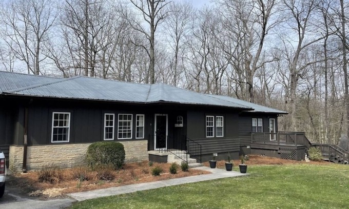 Saint Andrews House | Trillium Ranch located Central to Campus 2 blocks from All Saints!