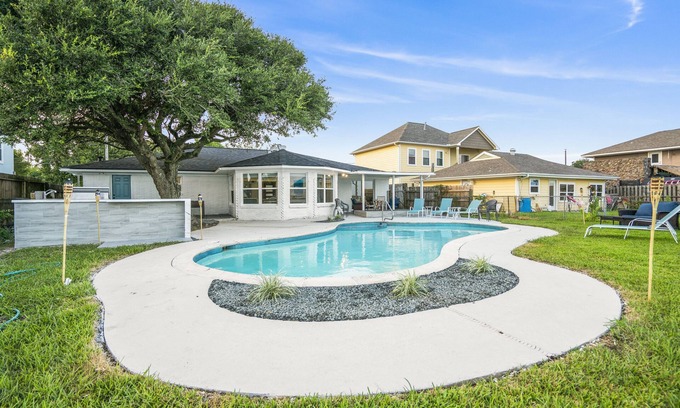 Beach City House | Trinity Bay Private Pool Getaway