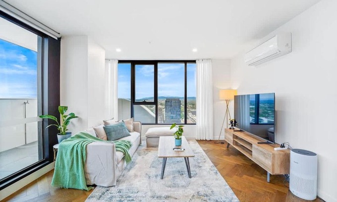 Box Hill Apartment | Trio Box Hill - Lux 3BR Penthouse Beauty w parking