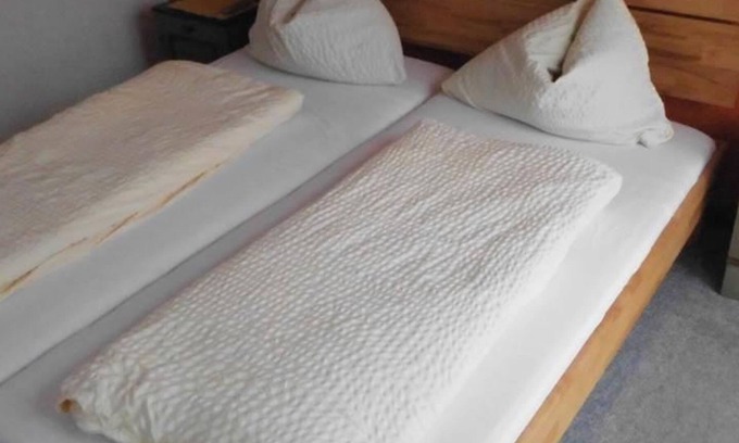 Golling an der Salzach Apartment | Triple room with shower, WC - Pension Seiwald