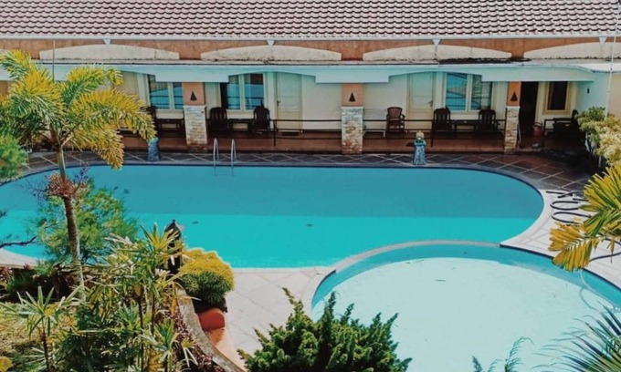 Sidomulyo House | Triple Room with AC at Mutiara Batu