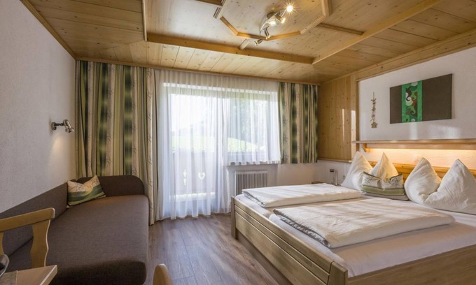 Soell Cottage | Triple room with shower, WC - Pension Obinghof