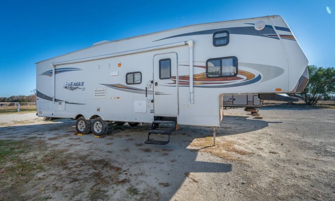 Tyler House | Triple W Rentals Jayco Super Lite 2