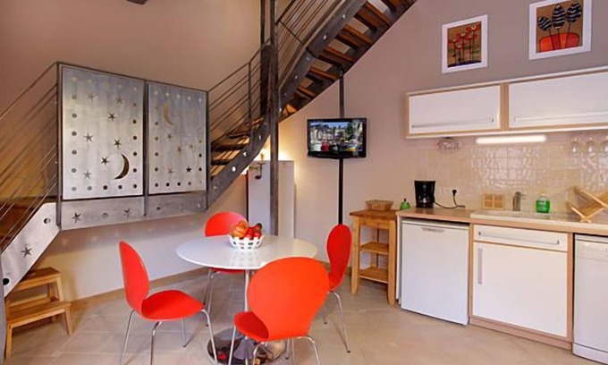 Enclos House | Triplex in character house 2 steps from the Vieux Bassin and salt granaries