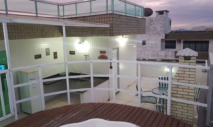 Algodoal Apartment | Triplex w/spa, 2 suites and 3 more bedrooms, seafront avenue, overlooking the sea