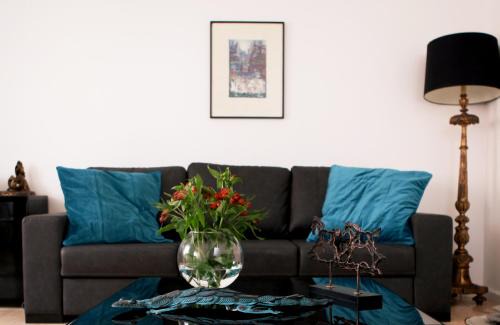 Merces Apartment | Triplex with Garage - Praça das Flores