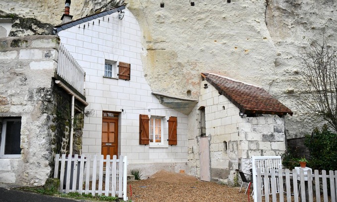 Bourre Apartment | Troglodyte apartment Le Troglo du boy'fini - the cottages of the castles
