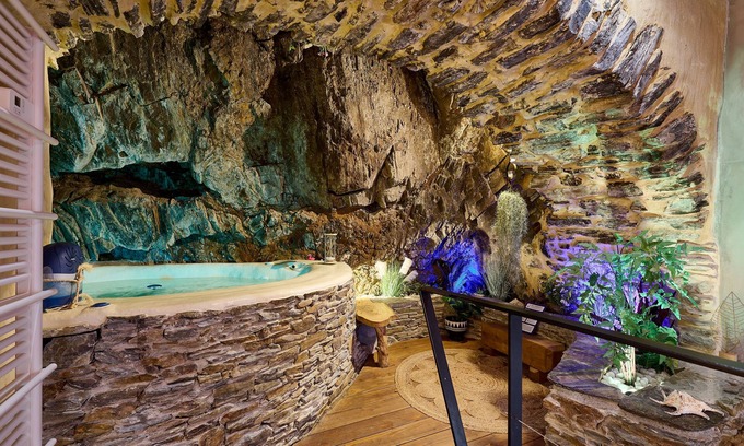 Collioure Apartment | Troglodyte Jacuzzi in the City Centre, nearby the beach, Patio, A/C, WiFi