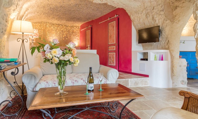 Noizay Cottage | Troglodyte lodging in Touraine: charm & unusual