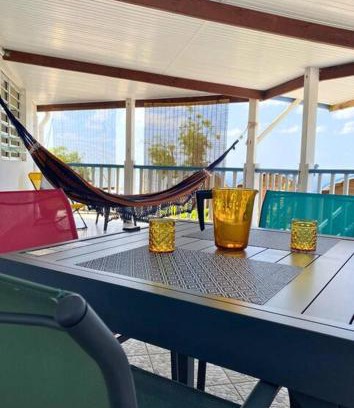 Trois-Rivieres Apartment | Trois Rivières T2 avec grande terrasse ombragée vue mer
