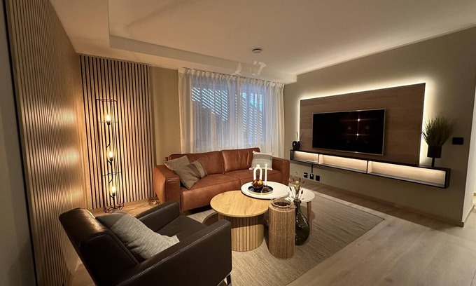 Tromso Apartment | Trollbakken Apartment Sleeps 4, Parking