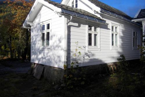 Jondal House | Trolltunga, Jondal, Sommerski