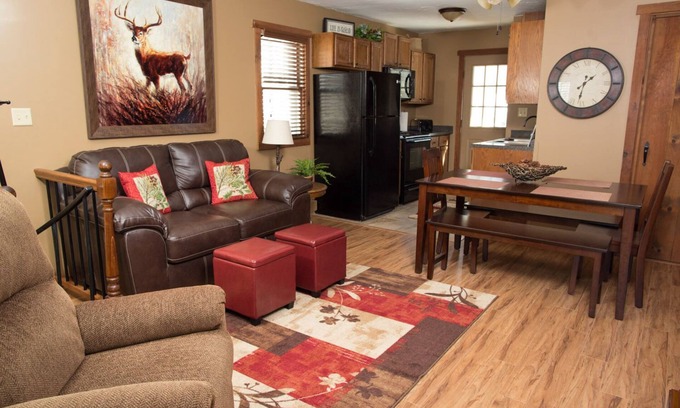 Laurelville Cabin | Trophy Buck sleeps 6, or rent all 4 for 20. Horseback riding across the Rd!