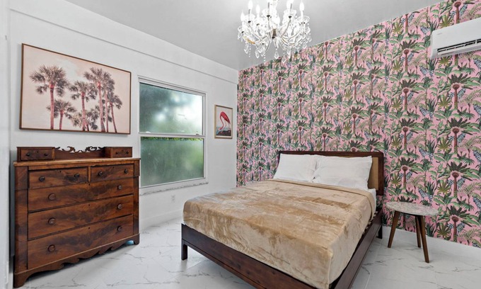 East Little Havana Apartment | Tropical Havana | 2BR | Central Location