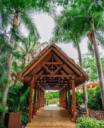 La Puntilla Apartment | Tropical Oasis with private Pool, BBQ, Beach Access and Housekeeping service INCLUDED