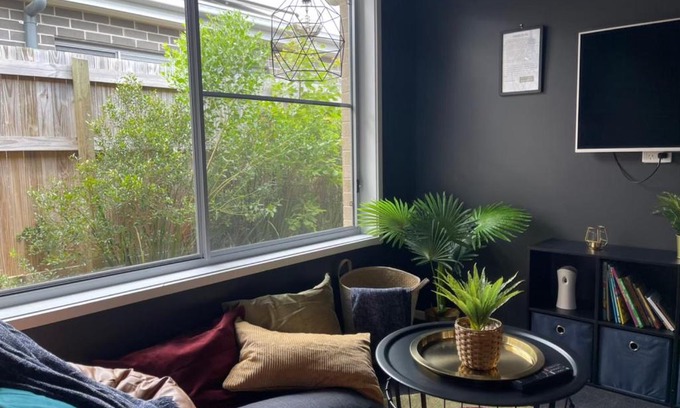 Strathpine House | Tropical Ocean Vibe Holiday House in Strathpine