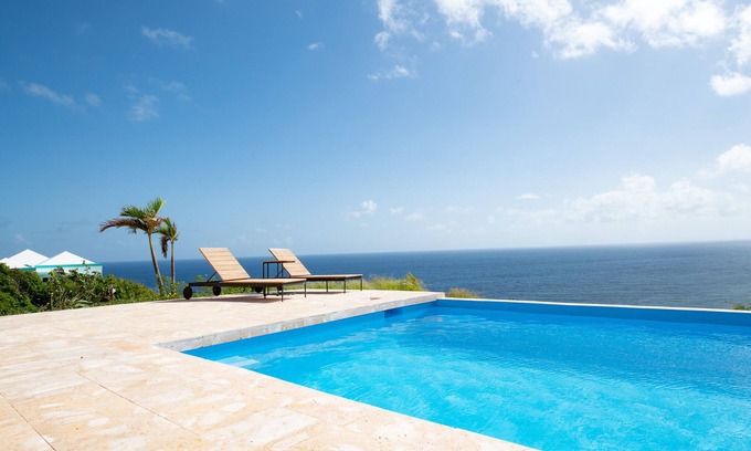 Estate Clairmont House | Tropical Paradise Home- Sleeps 10 - Breath-taking Views