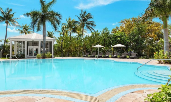 New Town Hotel | Tropical Playground | Relaxed Key West Stay w/Pool, Karaoke Nights & Tiki Bar
