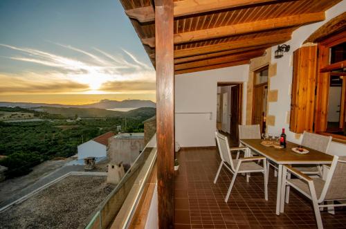 Faleliana House | Trouli Rokka House