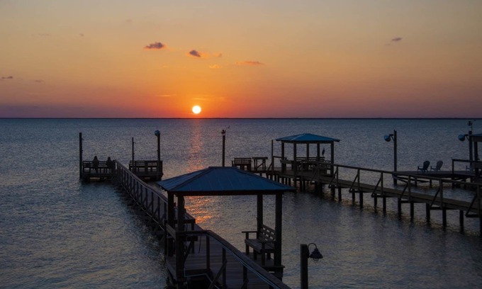 Rockport House | Trout Tank | View of Copano Bay, Fishing Pier!