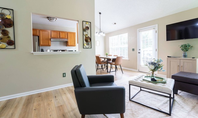 Barium Springs House | Troutman Boutique Gem Family &Couples Friendly 4 miles from Lake Norman State Pk