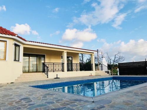 Peyia Town Villa | Trouzini Villa 1