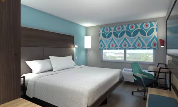 Leeds and the Thousand Islands Hotel | Tru By Hilton Gananoque, On