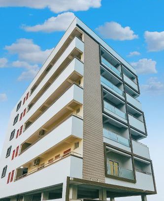 Tirupati Apartment | TrueLife Presidential Suites - 3BHK Luxurious AC Apartments - Breakfast Included - Best Location - Modular Kitchen - Super fast WiFi, 55 Smart TV, 250 Jio Channels - RO water system -3 bathrooms - Easy access to all Temples - Top service with lots of love