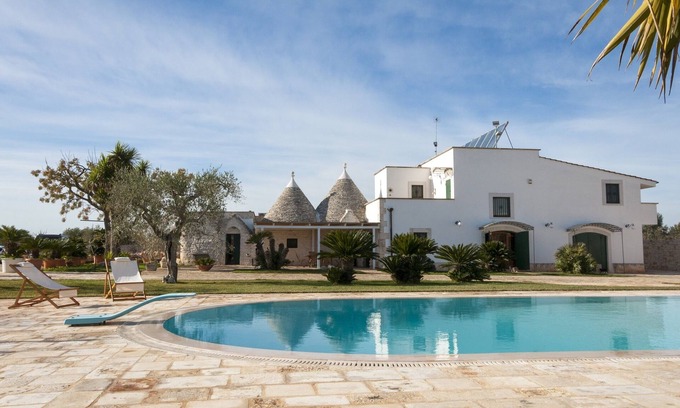 Castellana Grotte Villa | Trulli with Private Pool in Puglia for 8 people