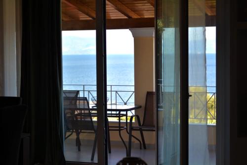 Dafnata Apartment | Tsaki seaview apartment