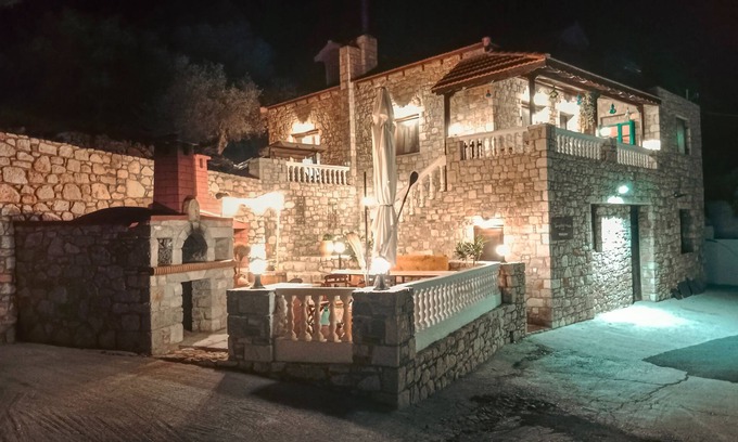 Prassonissi House | Tsampika's Traditional Stone Cottage in Siana