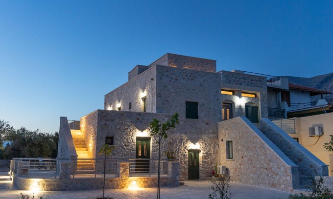 Omales Apartment | Tsopakas Trisakia apartment,Near tavern,Beach,Mani