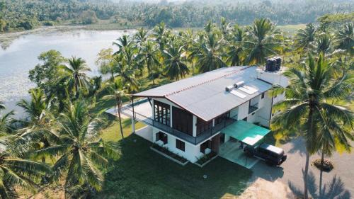 Embilipitiya Villa | Tsuru Villa