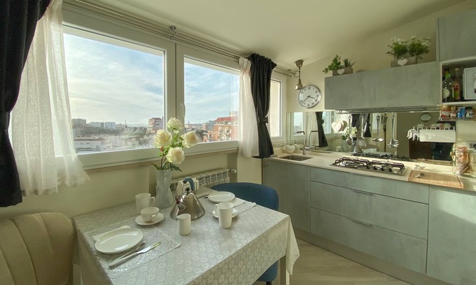 Livorno Apartment | "Tuareg Casinos" - Charming mansard with 180 ° view over Livorno, sea and harbor