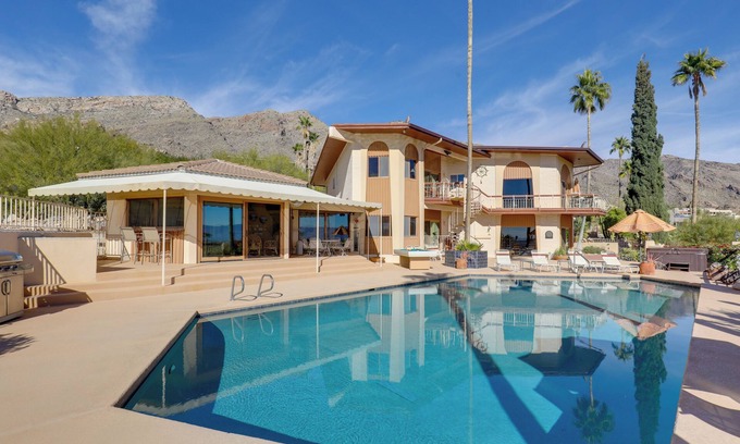 Tucson House | Tucson Retreat w/Superb Mountain Views & Pool!