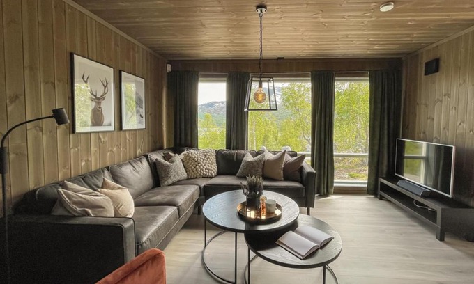 Sykkylven Villa | Tudalen