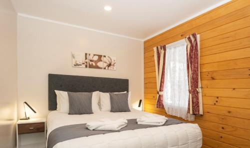 Gisborne Hotel | Tudor Park Motel Spacious with kitchens 1 minute walk to restaurant and shopping centre and Gisborne Hospital