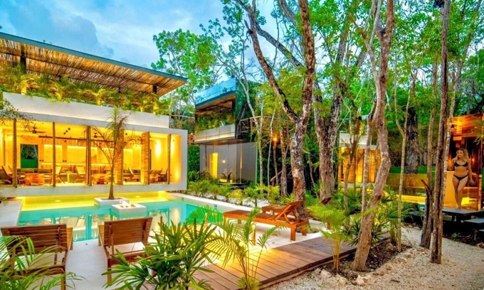 Tulum City Center Apartment | Tulum's Most Instagrammable Mirrored Loft in La Veleta