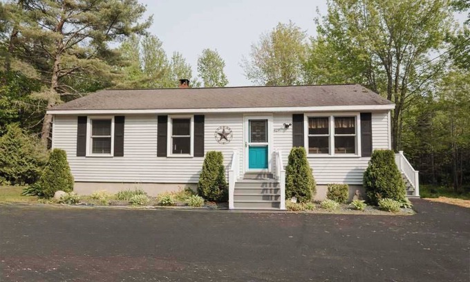 Sullivan House | Tunk Retreat- Close to lakes & hiking!