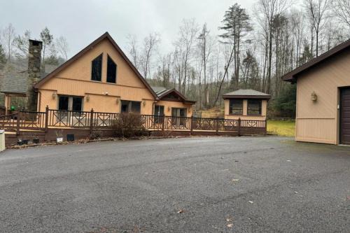 Nicholson House | Tunkahannock Creek Cabin