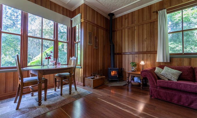 Mount Glorious Apartment | Turkey's Nest - Macadamia Rainforest Suite