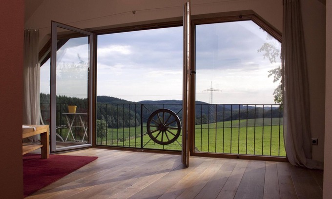 Rommersheim Ski Chalet | Turmsuite Hofgut Held, fantastic for lovers with an unforgettable view