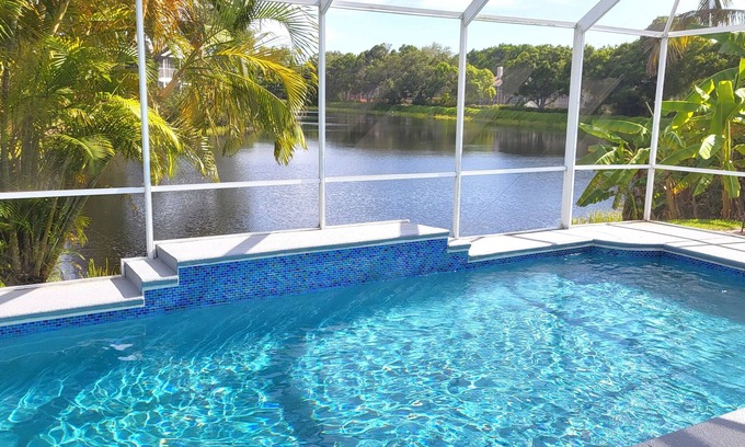 Palma Sola House | Turtle Cove! Heated Pool, Movie Room, Pool Room, Lakeview, Close to Anna Maria
