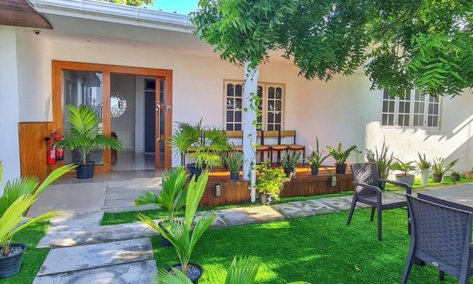 Dharavandhoo House | Turtle Inn Dharavandhoo